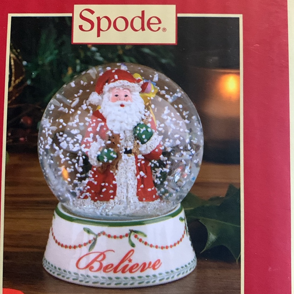 Spode Christmas Tree Believe Santa Snow Globe in box. Approximately 3” x 4” - Picture 2 of 10